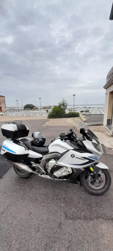 Le strade della Sardegna in moto: non curve, ma domande
