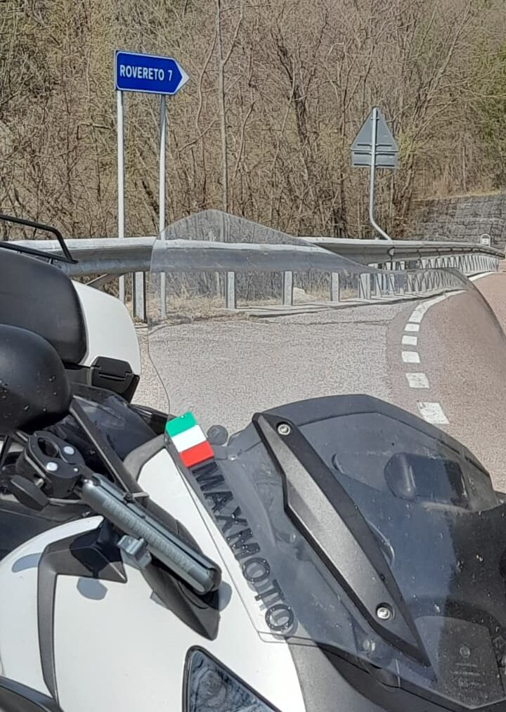 Maxmoto - Tra Strada e Cuore