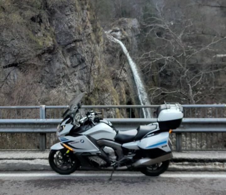Scorrere in Moto - Maxmoto Cascata d'Ampola