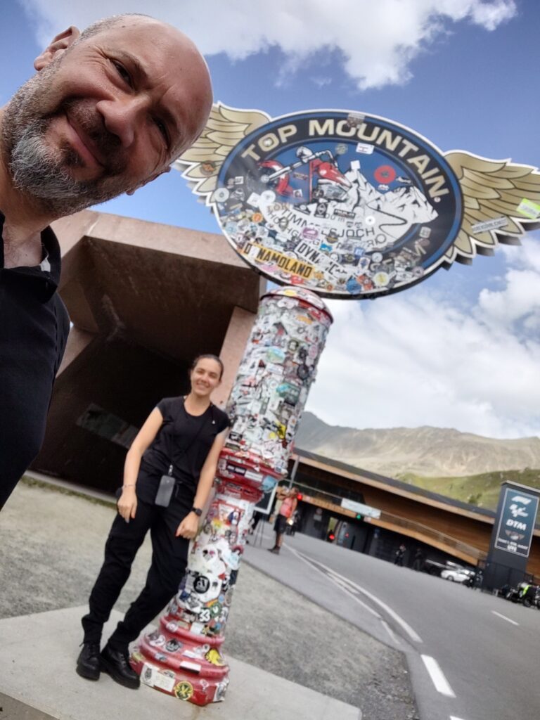 in moto in due - Maxmoto e Anna al TOP Mountain Motorcycle Museum Crosspoint