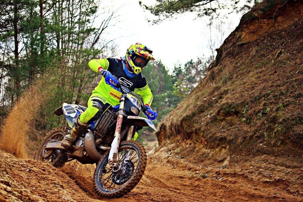 Campanaccio, mucche e motocross,