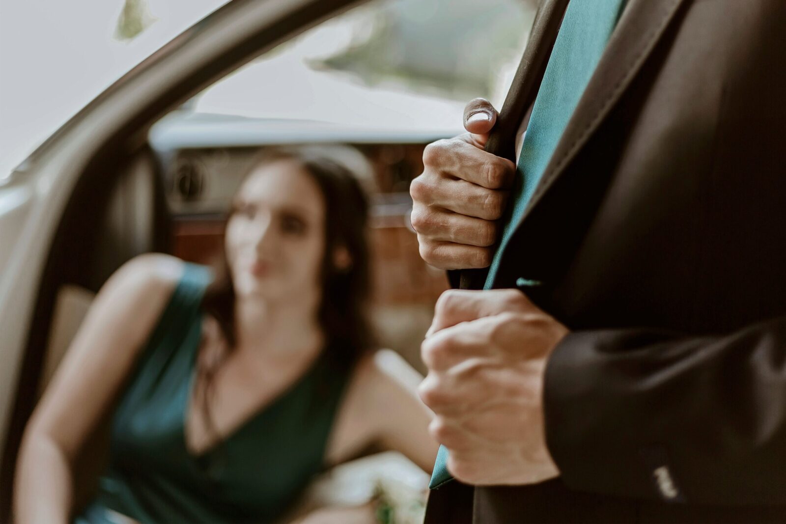 Stile di guida: Lui elegante con lei, scortese con il resto del mondo